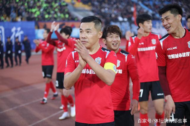 2026十堰马拉松鸣枪开跑 上万跑者领略“山水车城”